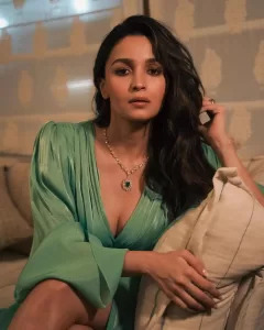 Alia bhatt hot look