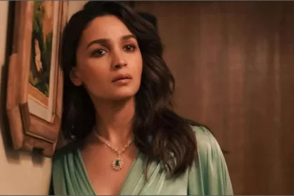Alia bhatt hot look