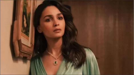 Alia bhatt hot look