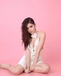 Urfi Javed alien look