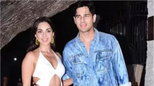 sid-kiara-romantic-poses-camera