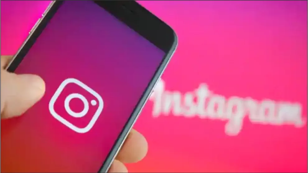 Instagram Collaborative Collections Feature