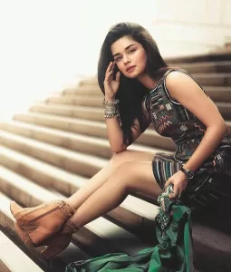 Avneet Kaur Hot Look