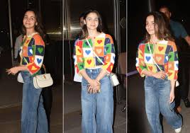 Alia Bhatt Airport look