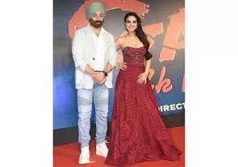 Sunny Deol-Amisha Patel Photos