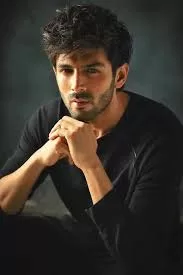 Kartik Aryan Wins International Award