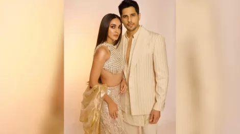 Sid-Kiara Romantic Poses